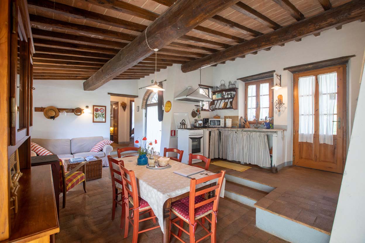 Il Fienile del Vichiaccio holiday house, interior and garden photos