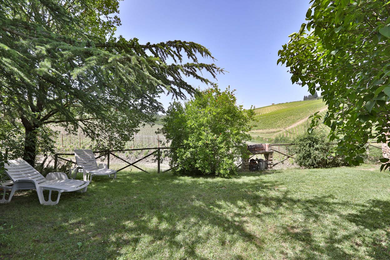 Il Fienile del Vichiaccio holiday house, interior and garden photos