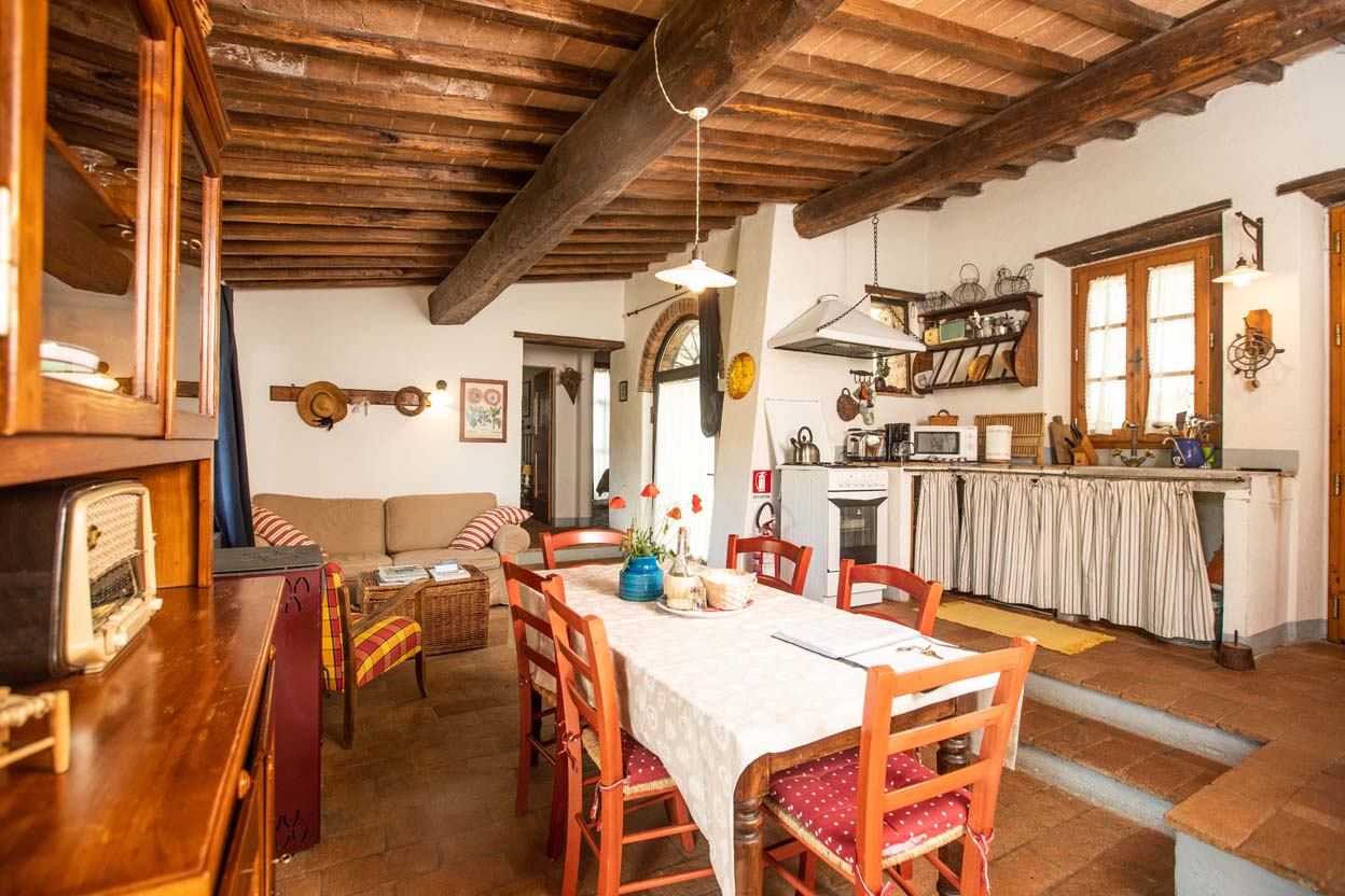 Il Fienile del Vichiaccio holiday house, interior and garden photos