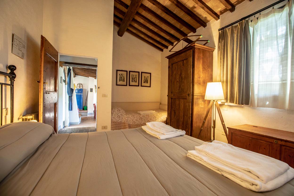 Il Fienile del Vichiaccio holiday house, interior and garden photos
